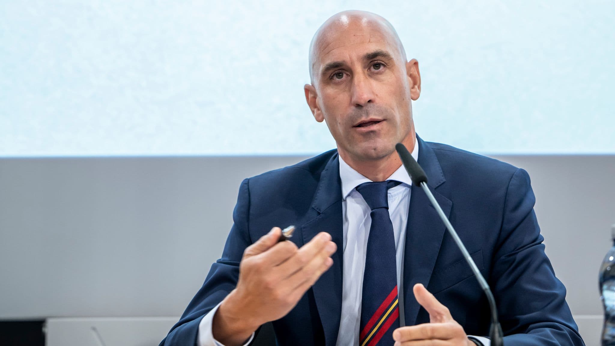 Cover Image for Spanish Football Association President Luis Rubiales Resigns Following Jenni Hermoso  Scandal